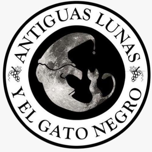 Antiguas Lunas y El Gato Negro