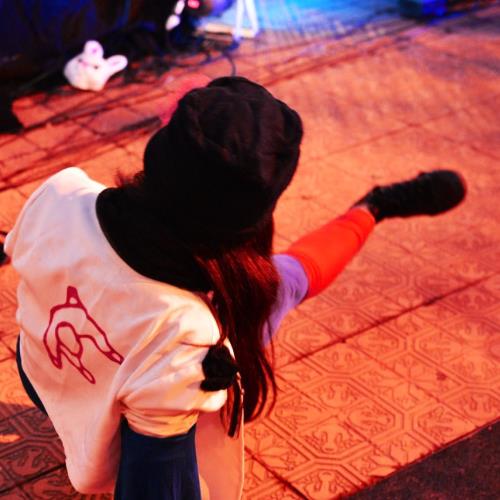 Talleres de rap, breaking y graffiti (en simultáneo).