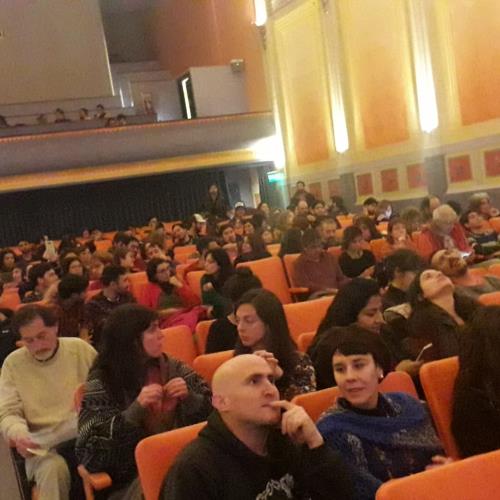 Proyección de POR UNOS DÓLARES MÁS