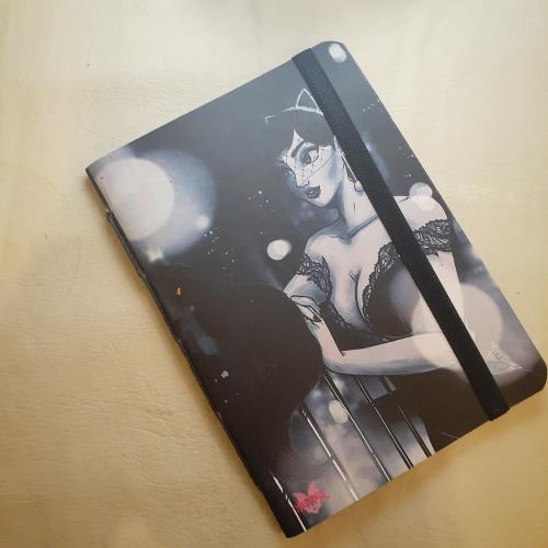 Libreta A6 Catwoman hojas lisas