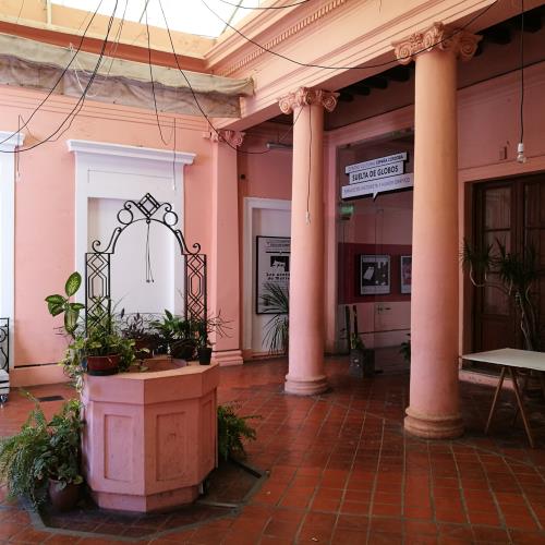 Taller: “El Rol de la Mujer en las áreas técnicas del teatro. Modos de producción y de diseño con estrategias femeninas. La Luz como herramienta...