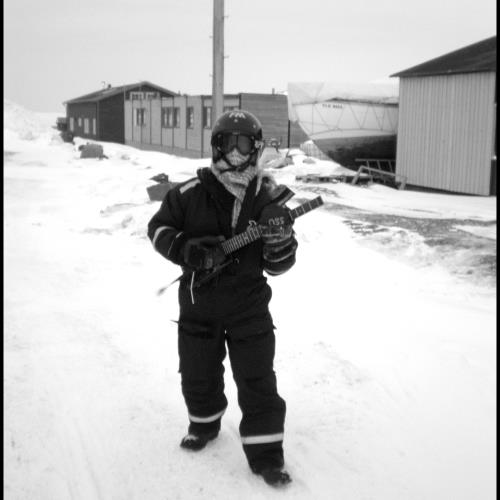 Presentacion del libro "POLAR NOISE: Diario de una Gira Ártica" de Alan Courtis